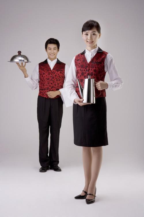 餐饮服务的形象与艺术 从餐厅服务生看餐饮文化